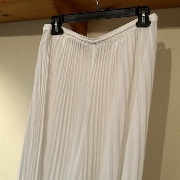 never worn white VENUS Pleated Cover-Up Pants women’s size large (12-14) - Picture 4 of 6